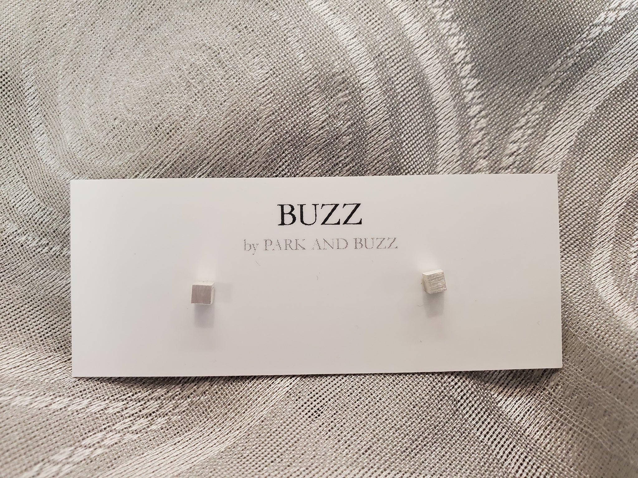 Buzz Mini Metal Studs Cube
